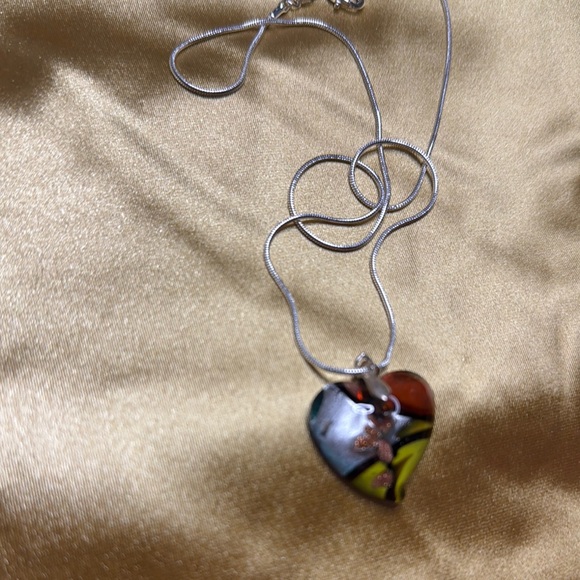 Heart-Shaped Multicolor Pendant Necklace - Picture 4 of 5